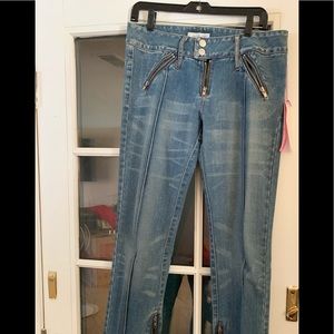New jeans with zippers